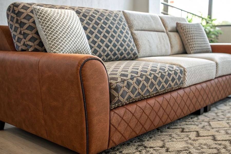 322-sofa-upholstery-durability-practical-secrets Divan qoplamasi: eng amaliy materiallar tahlili va tanlash