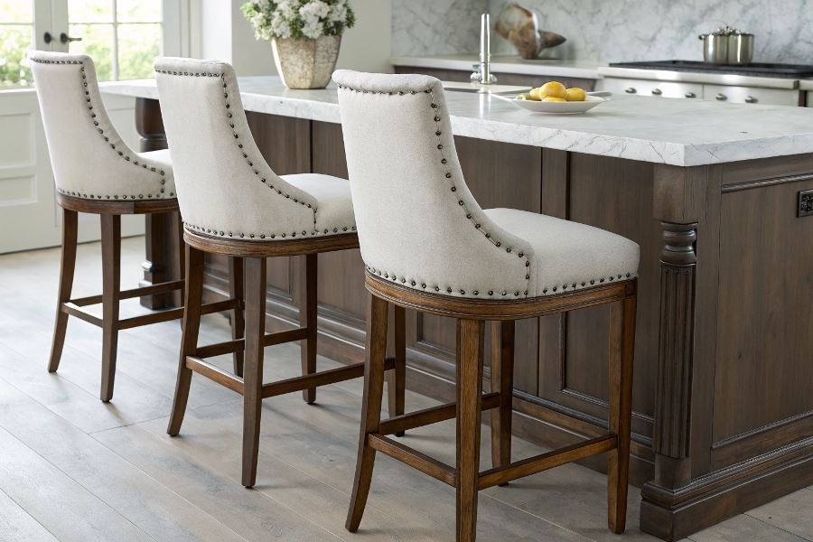 Zamonaviy interyer uchun top 3 bar stuli: dizayn va sifat