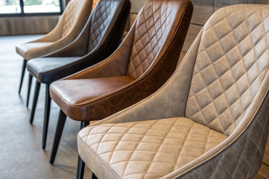 Chidamli stul qoplamalari: eng yaxshi materiallar tanlovi