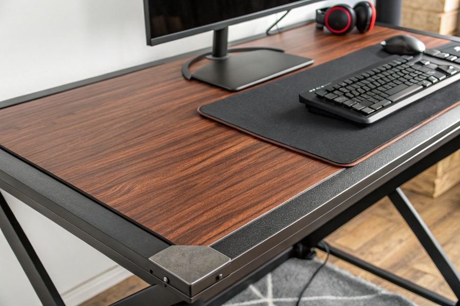 O’yinchilar stollari: eng yaxshi materiallar taqqoslash tahlili