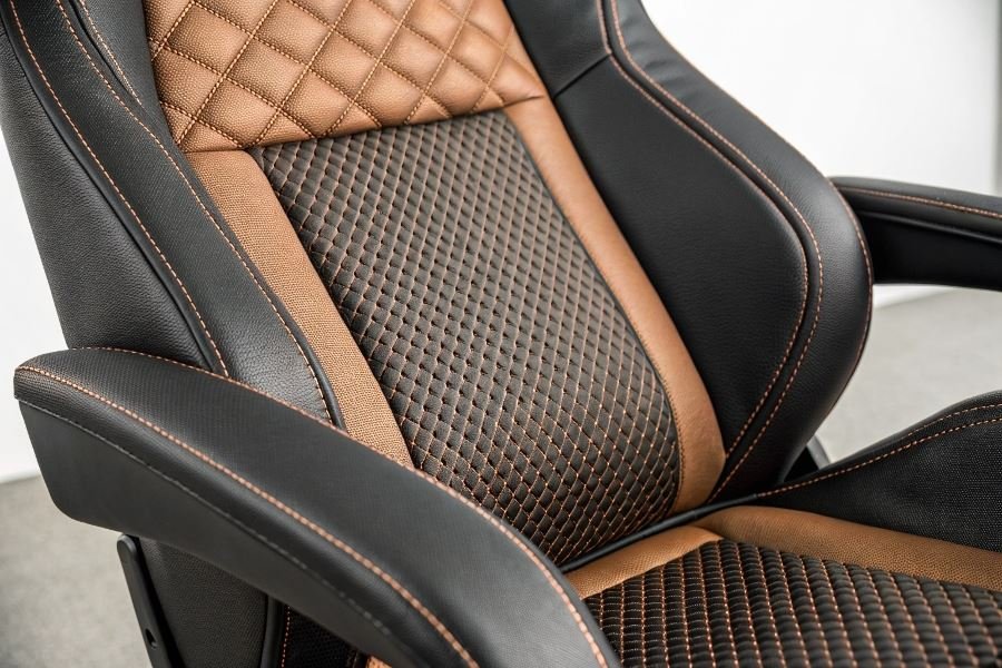 703-gaming-chair-upholstery-selection-guide Лучшие материалы обивки для геймерских стульев: гид 2025